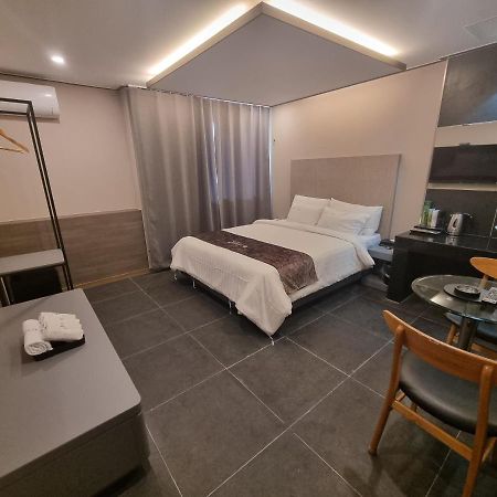 Yeoubi Hotel Джинджу Екстериор снимка