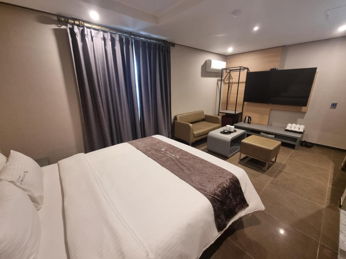 Yeoubi Hotel Джинджу Екстериор снимка