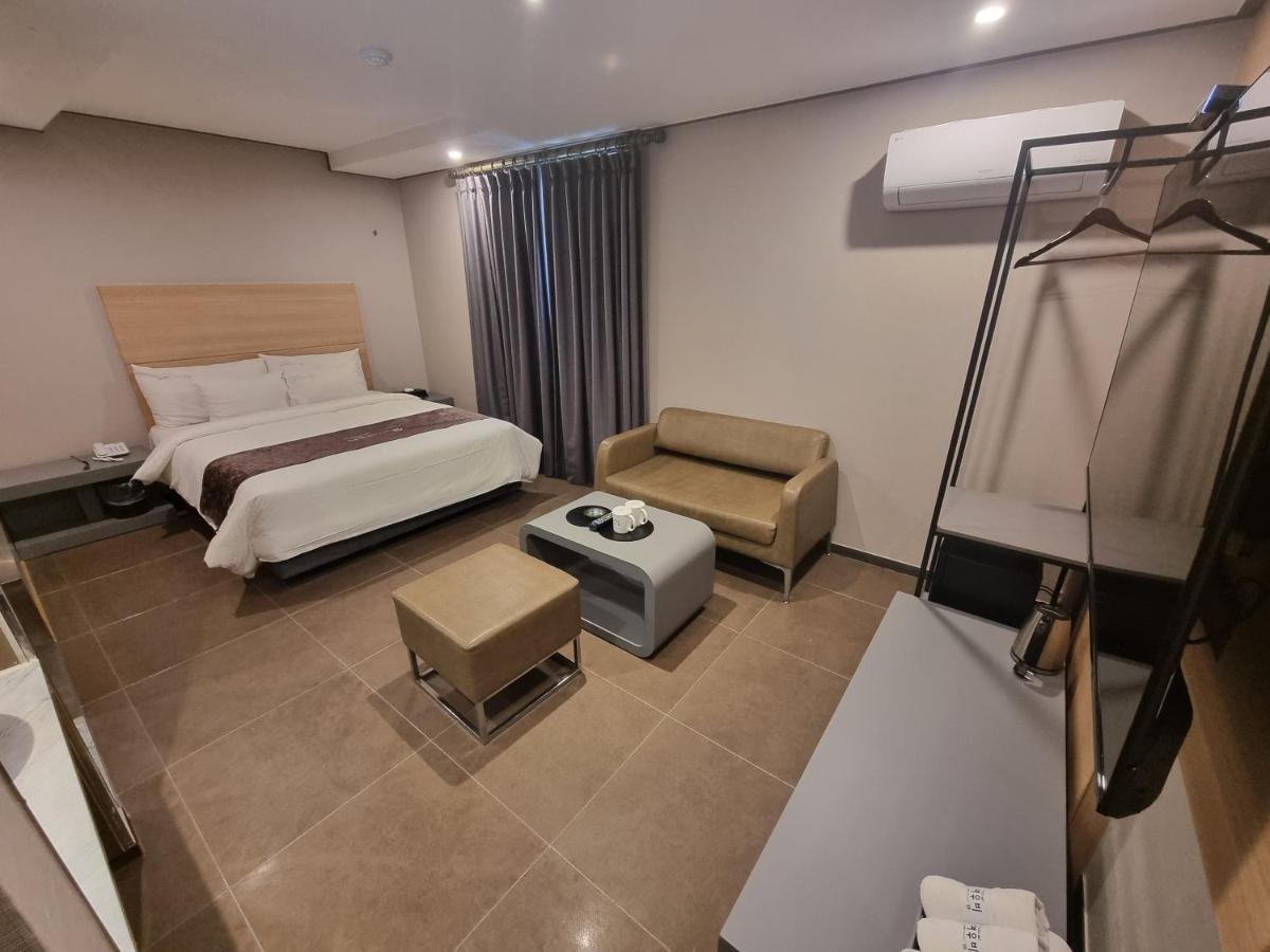 Yeoubi Hotel Джинджу Екстериор снимка